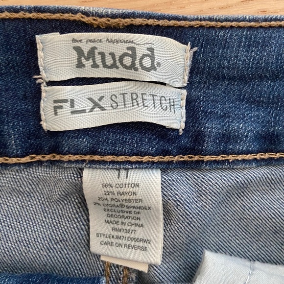 Women’s Mudd Jean Shorts - Picture 3 of 3